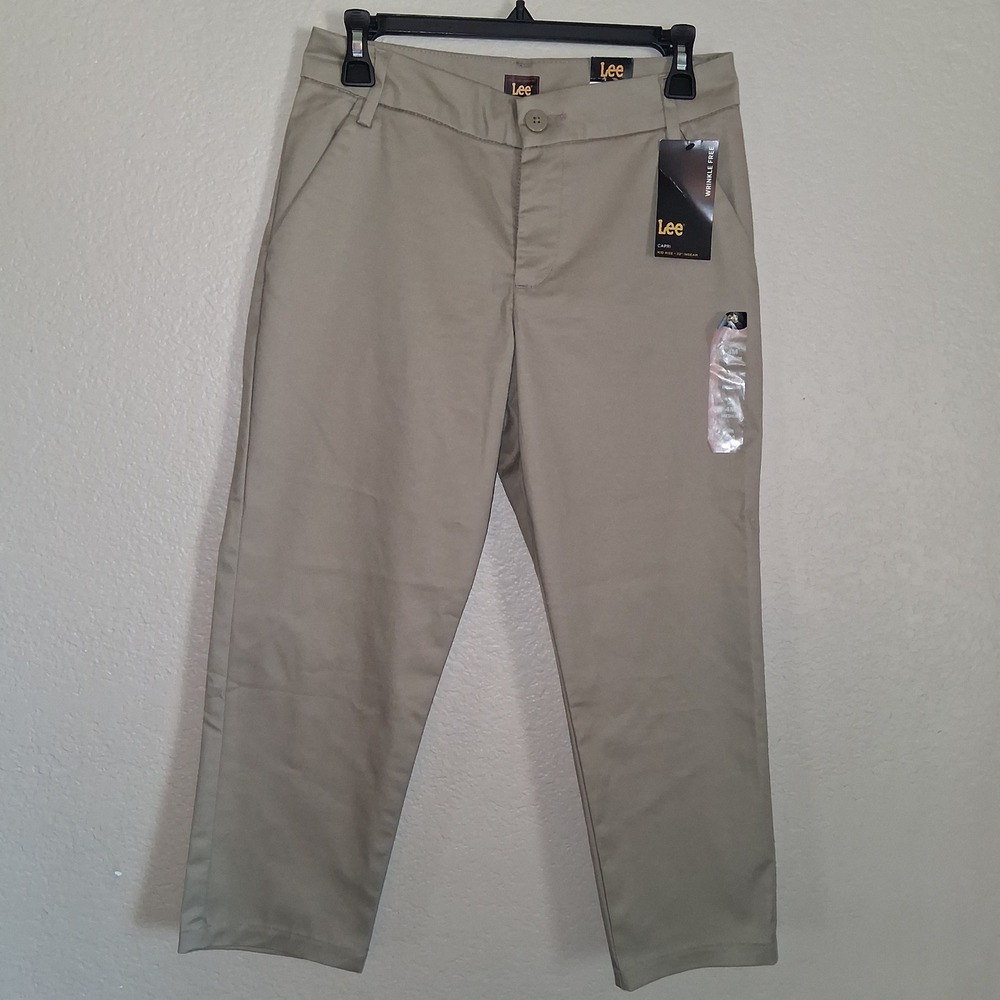Lee Capri Pants Women 4M Khaki Wrinkle Free Mid Rise Cropped Chino Trousers